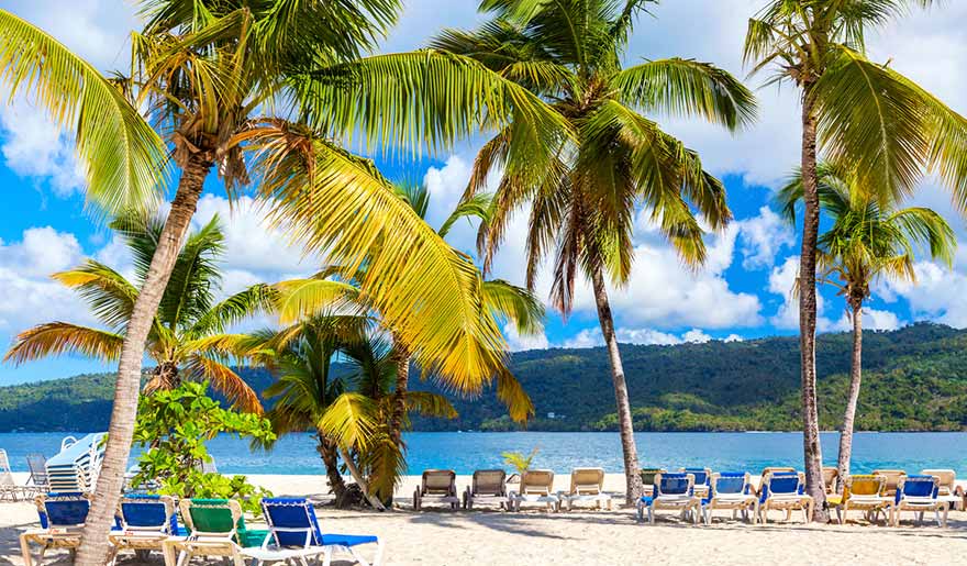 Playa de la Isla de Cayo Levantado, La Isla Bacardí de la República Dominicana Playa de la Isla de Cayo Levantado, La Isla Bacardí de la República Dominicana