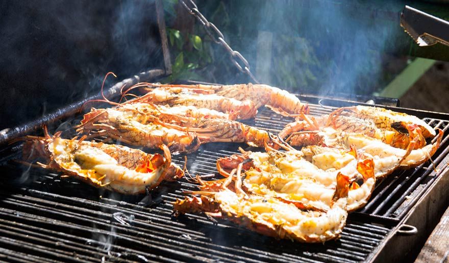 Crevettes grillées à l’extérieur