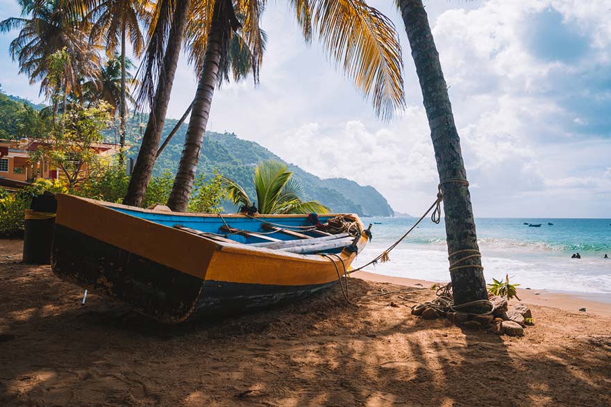 Boat stranded on the beach of El Soco