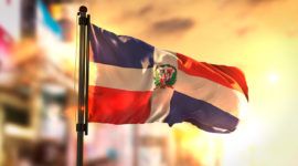 Bandera de la República Dominicana ondeando