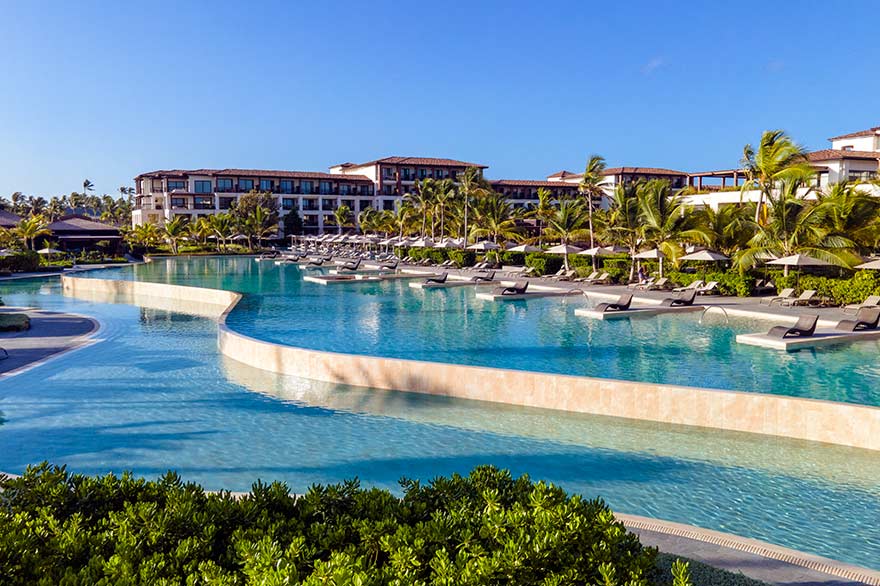 Lopesan-Costa-Bávaro-Resort,-Spa-&-Casino