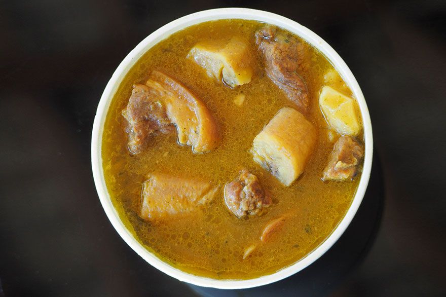 Plato-de-sancocho-típico-de-la-República-Dominicana