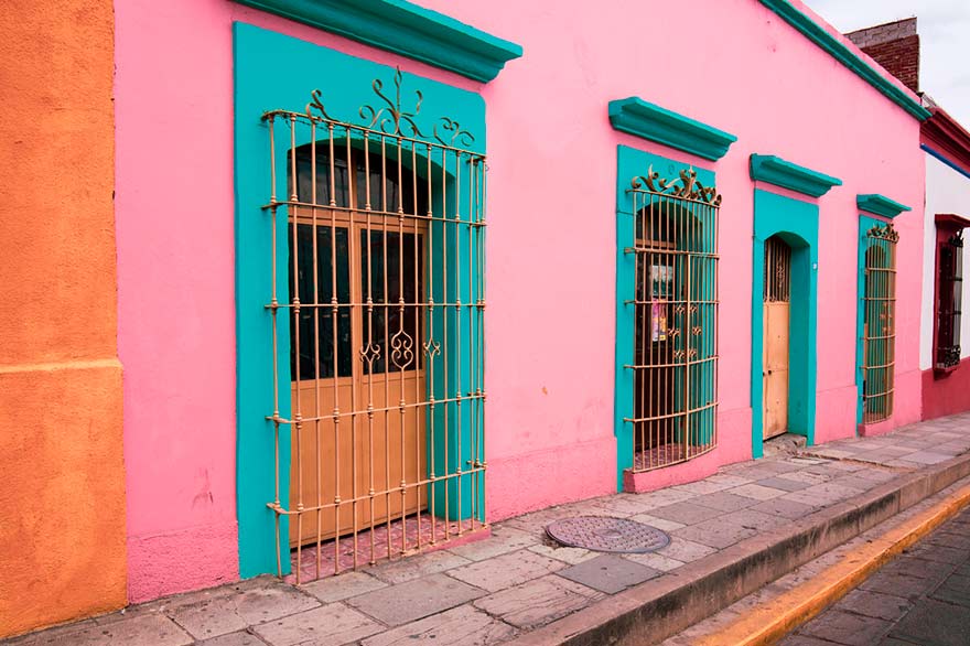 Alte rosa Straßen in Santo Domingo