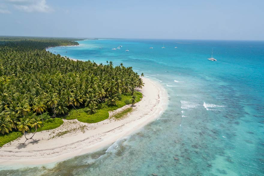 Plage naturelle sur l'île Saona en République dominicaine