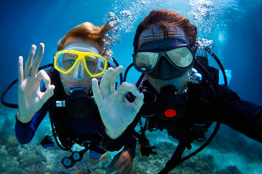 Snorkeling as a couple, a fun activity for your honeymoon - Dominican Republic