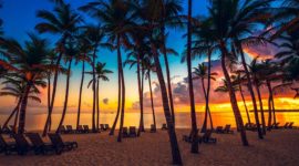 Sonnenuntergang an einem der fantastischen Strände von Punta Cana - Dominikanische Republik