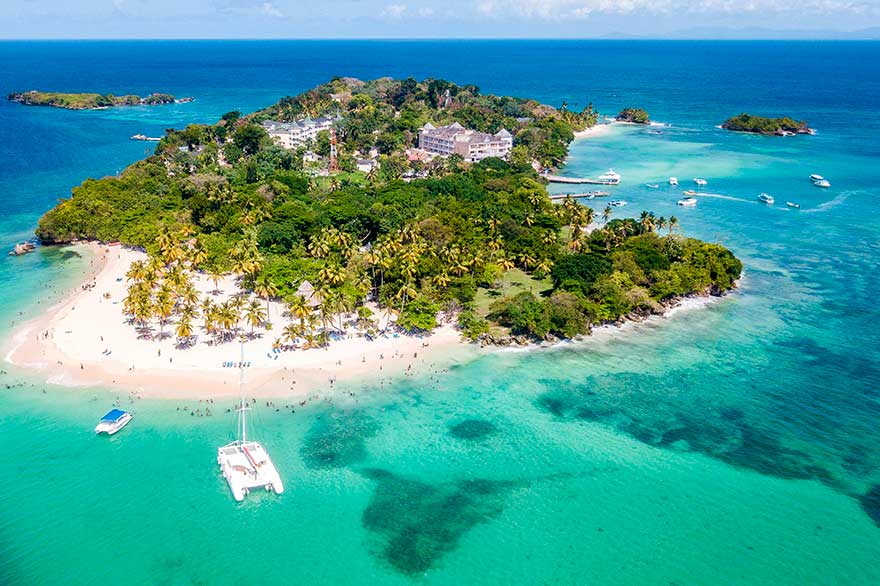 Plage aux eaux turquoise à Punta Cana - République dominicaine